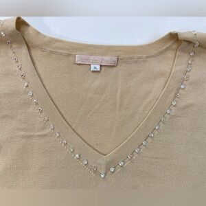 Piccolo Bella  V Neck‎ knit top with Embellishments around the neckline. Size XL